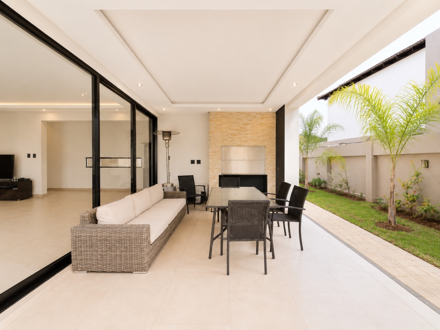 5 Bedroom Property for Sale in The Islands Estates North West